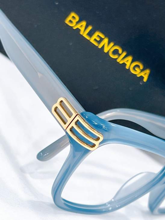 Picture of Balenciaga Sunglasses _SKUfw80536582fw